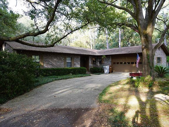 4th image of 5720 Country Squire Dr