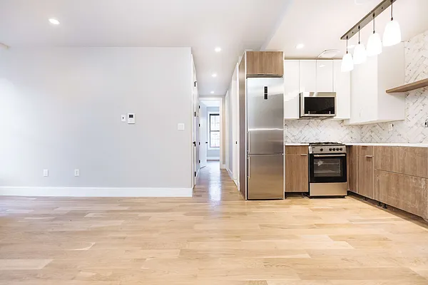 Rented by Nooklyn NYC LLC | media 50