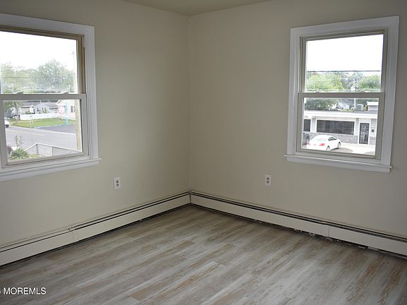 5th image of 916 Radio Rd #A