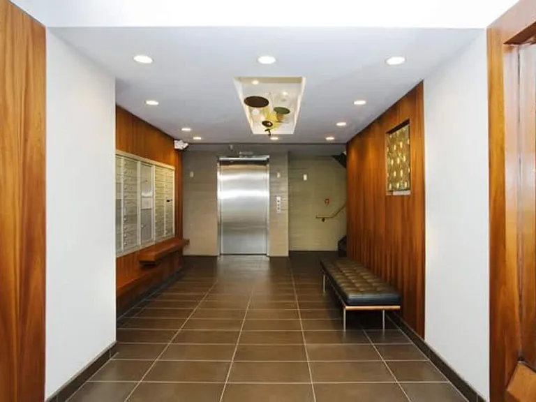 347 Franklin St #401 — Photo 15
