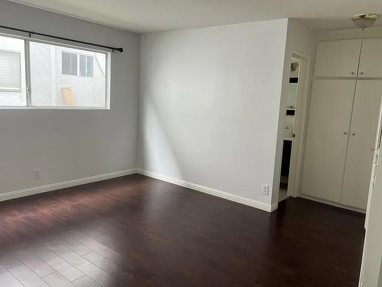 18555 Collins St #C8 — Photo 7