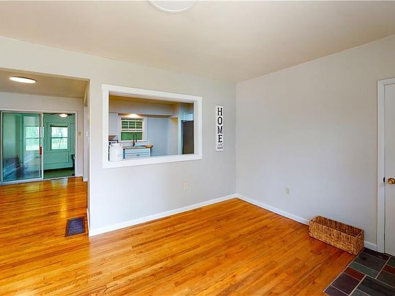 5th image of 5230 Richmond St