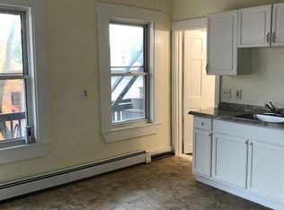 62 Goddard St APT 2, Fitchburg, MA 01420