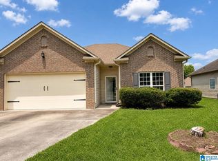 908 Meriweather Dr, Calera, AL 35040