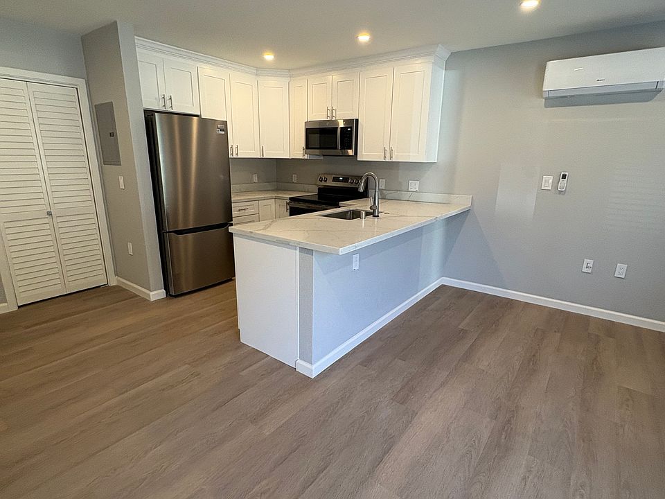 1st image of 1103 Laurel St #D