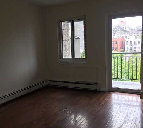 5th image of 2554 Crescent St APT 3B