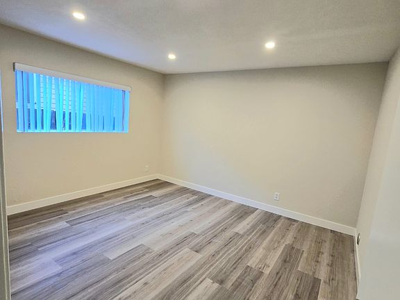4th image of 2101 Vine St #109