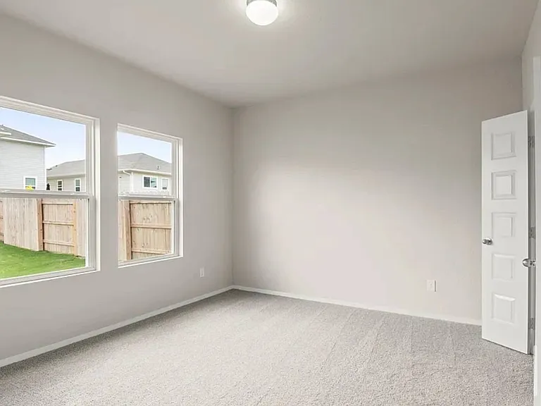 11621 Murano Dr — Photo 2
