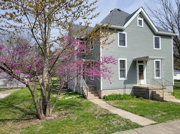 203 S Division St, Stanford, IL 61774