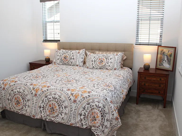 King size bed fits comfortably