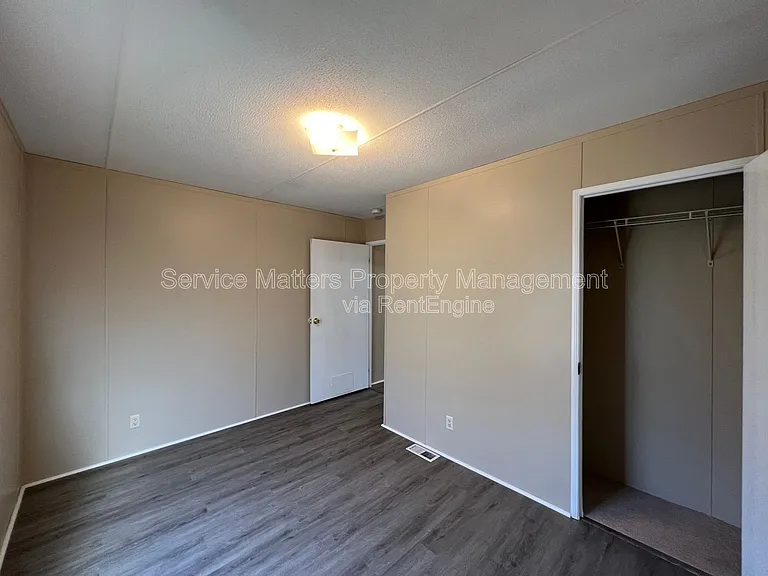 4825 Douglas Dr — Photo 13