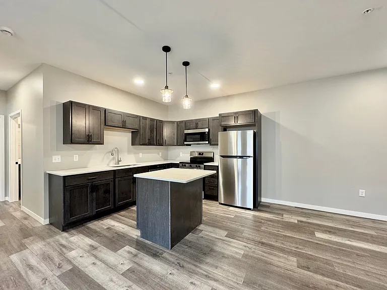 767 Meridian St — Photo 32