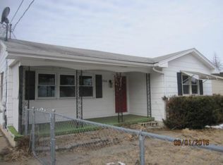 3316 E 24th St, Des Moines, IA 50317
