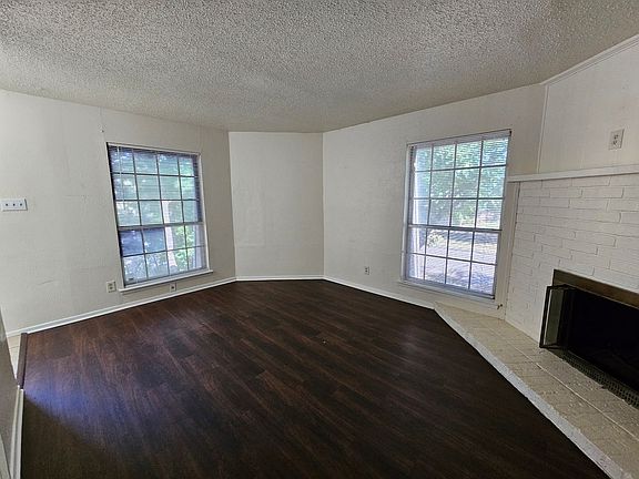 4th image of 3100 Medina St #3106