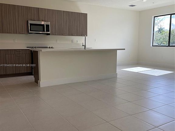 5th image of 8265 NW 41st St #117
