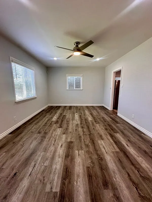 2 bed, 1.0 bath, 1200 sqft, $3,440 — Photo 4