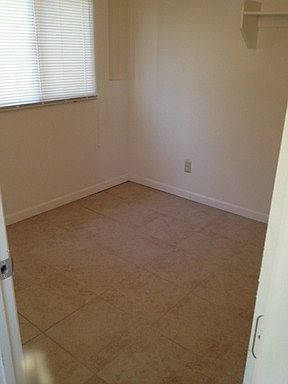 4th image of 401 W Palmdale St Unit 2