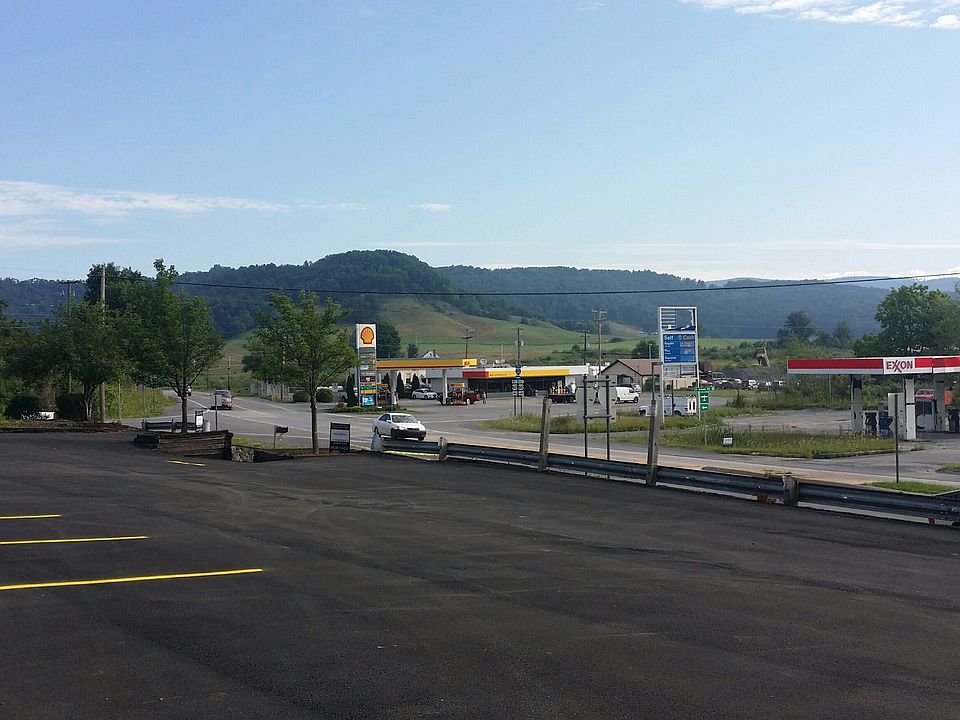 2nd image of 15056 Midland Trail W
