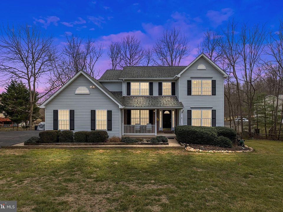 1st image of 6425 White Oak Ln