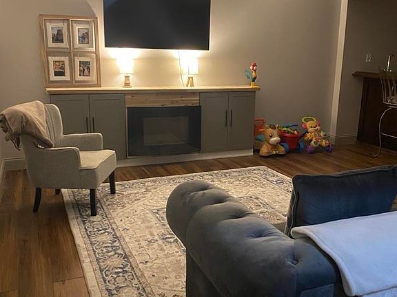 4th image of 30 Marcy Ln