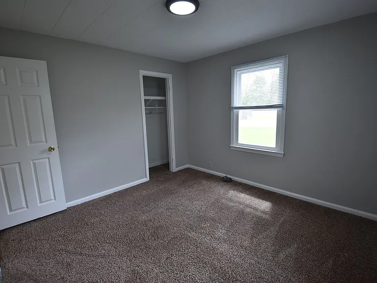 334 W Staat St — Photo 13