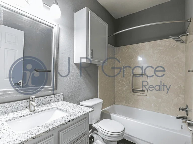 1521 Bagby Ave — Photo 8