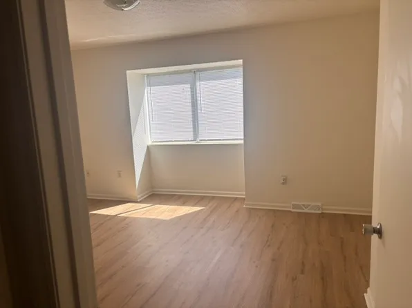 5878 Mebane Ave APT 20, Dublin, VA 24084