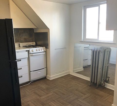 4th image of 357 N Grant St APT 3
