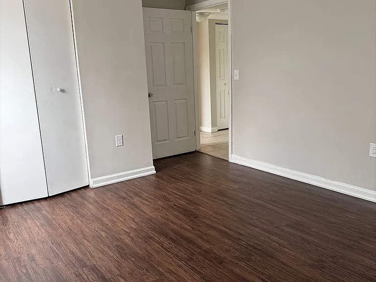 Hampton Avenue Apartments Comfortable Greenville Living Close to Everything — Photo 30