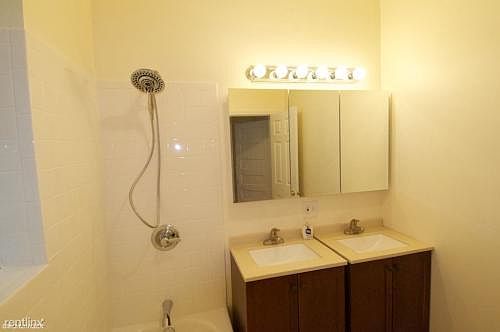4th image of 5423 S Drexel Ave #1