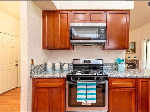 5th image of 8635 Hampton Hill Ct