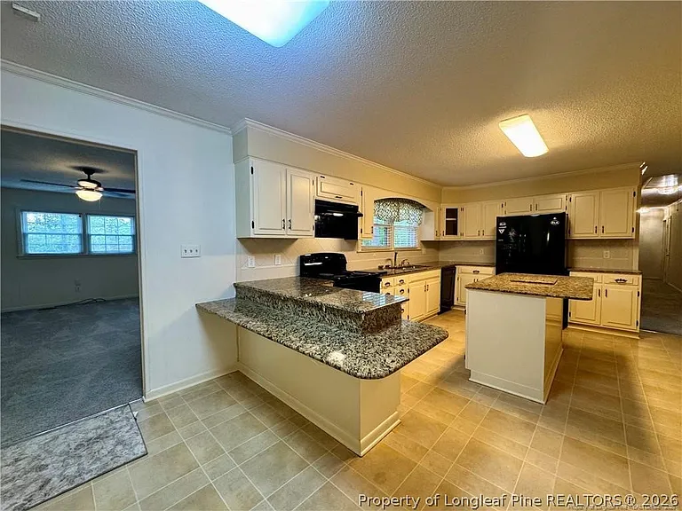 400 Harrill St — Photo 8