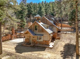 9 Treetop Ln, Taos, NM 87571