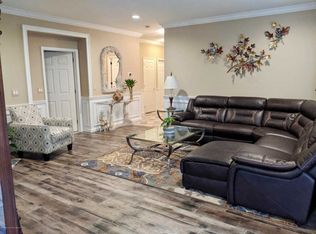 576 Saint Andrews Pl, Englishtown, NJ 07726