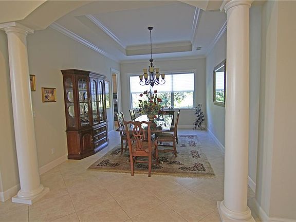 5th image of 4721 SE Waterford Dr