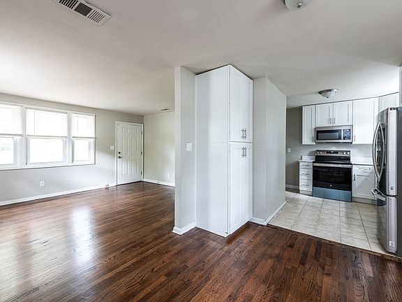 3rd image of 3527 Bolfair Dr NW