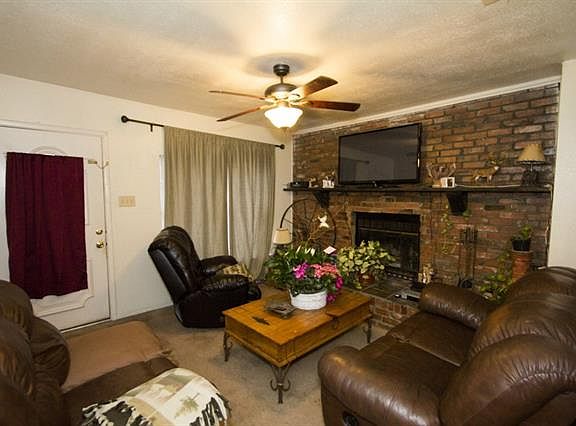 4th image of 1104 N McKinney St