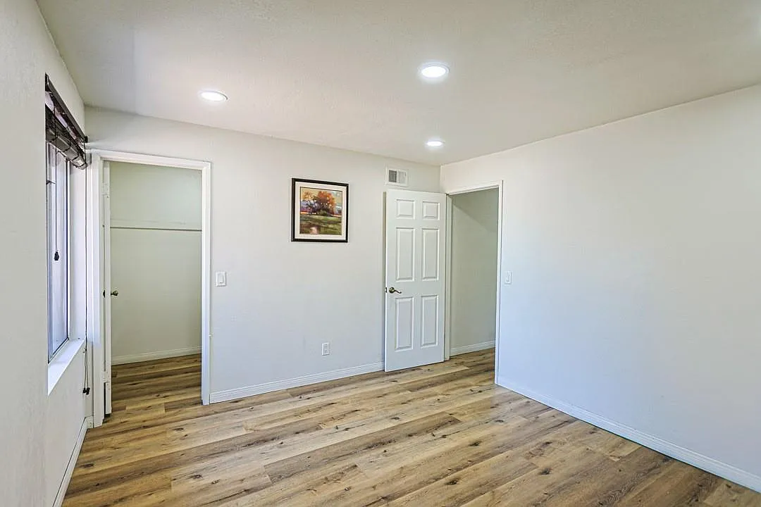 3 bed, 1600 sqft, $3,900 — Photo 2