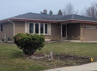 8520 S Shepard Ave, Oak Creek, WI 53154