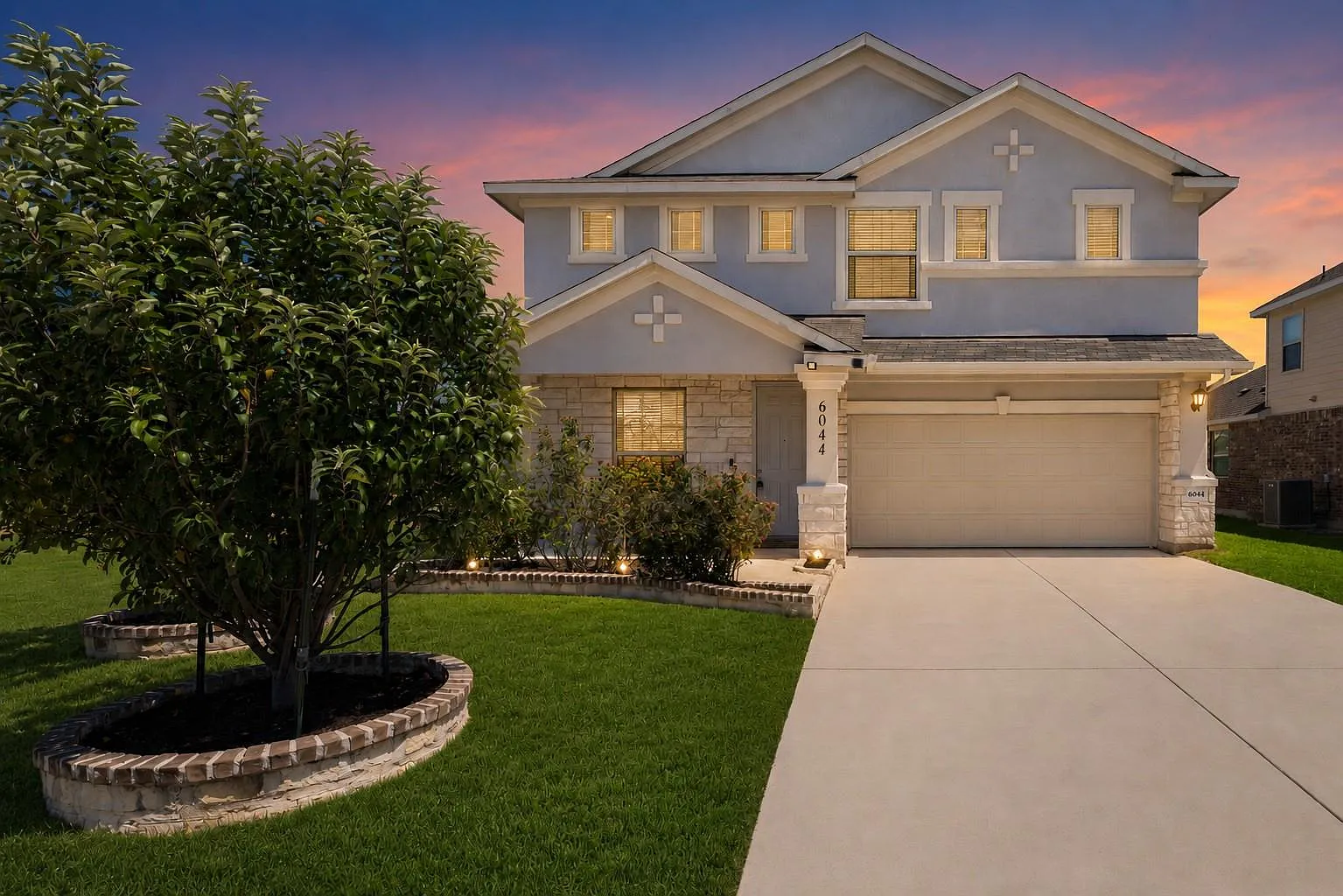 6 bed, 3.5 bath, 2866 sqft, $2,975 — Photo 1