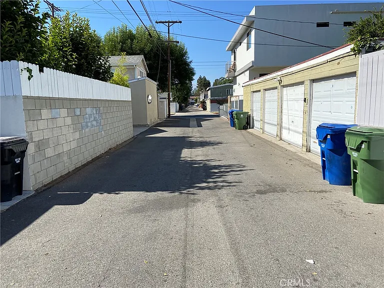 4470 Stansbury Ave — Photo 64