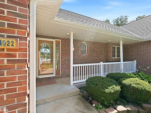 4th image of 4022 Ridgeway Dr