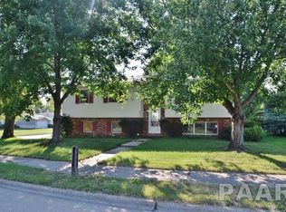 3922 N Melcosta Dr, Peoria, IL 61615