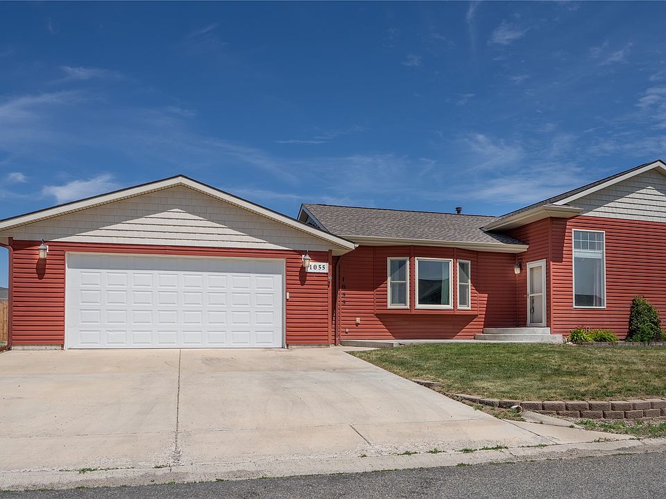 1st image of 1055 Cardinal Loop