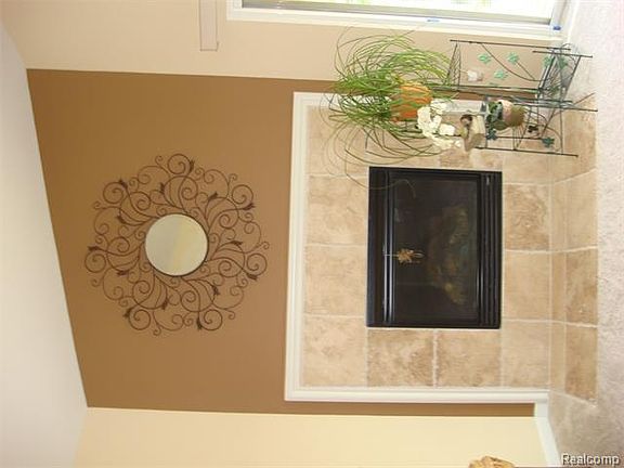 4th image of 23284 Clarewood St