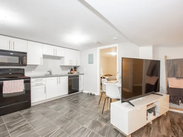 4 Hudson Dr #2, Saint Catharines, ON L2M 2J3