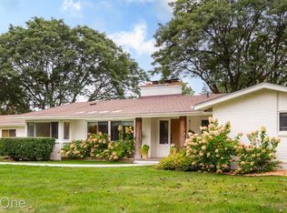 36115 Castlemeadow Dr, Farmington Hills, MI 48335