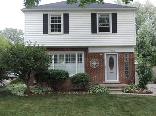 1725 S Eton St, Birmingham, MI