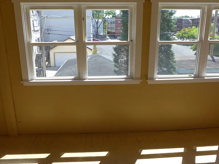 136 Elgin Ave — Photo 20