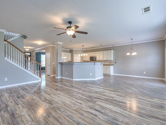 5th image of 21 Cypress Hill Dr